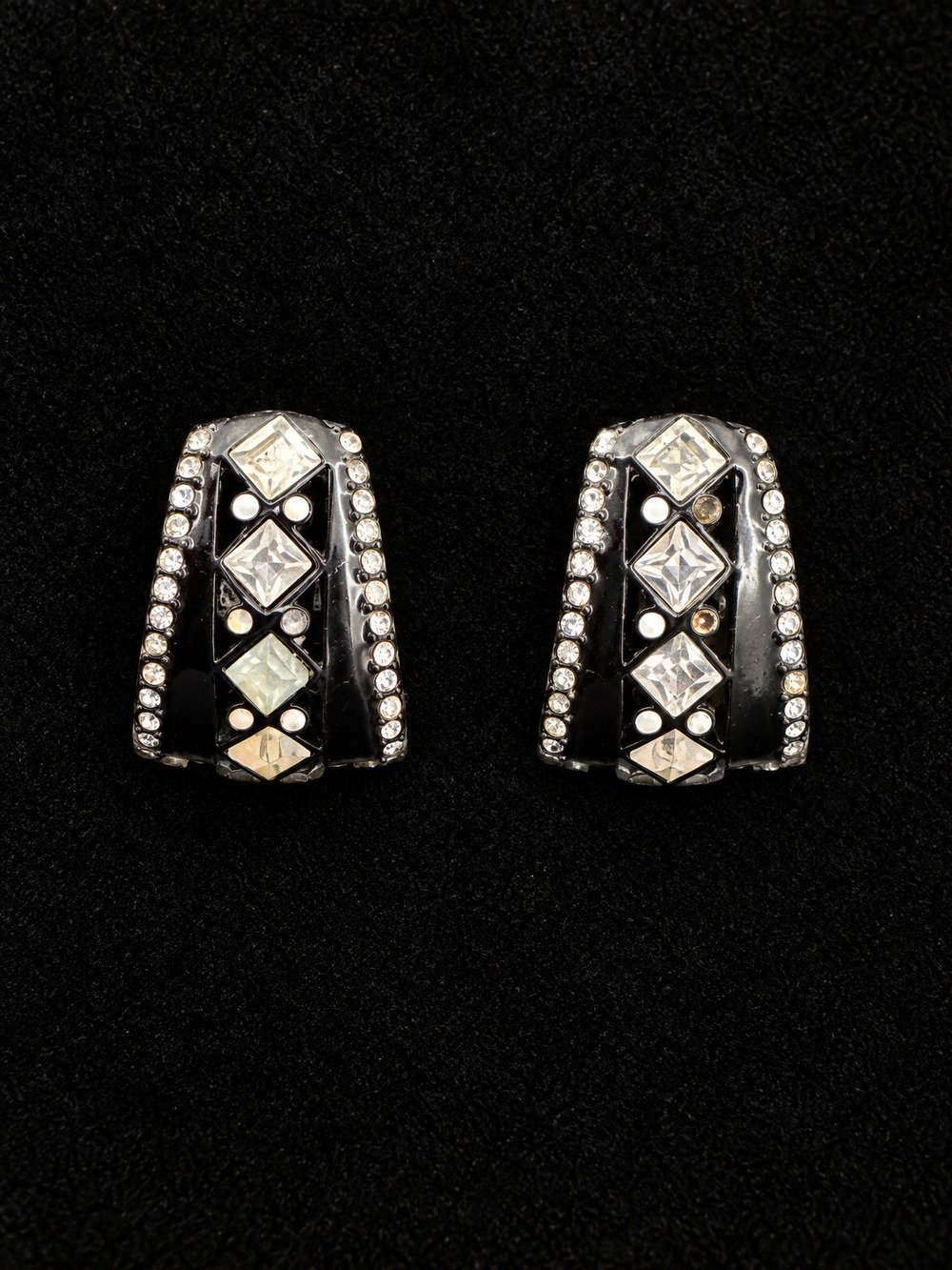 ⚜️ St. John | Crystal Half-Hoop Clip-on Earrings | Black Enamel & Rhinestone 💗